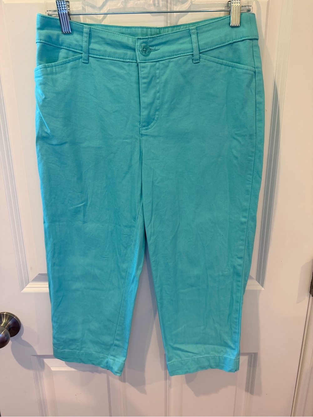 St. John’s Bay Teal Capris Size 6